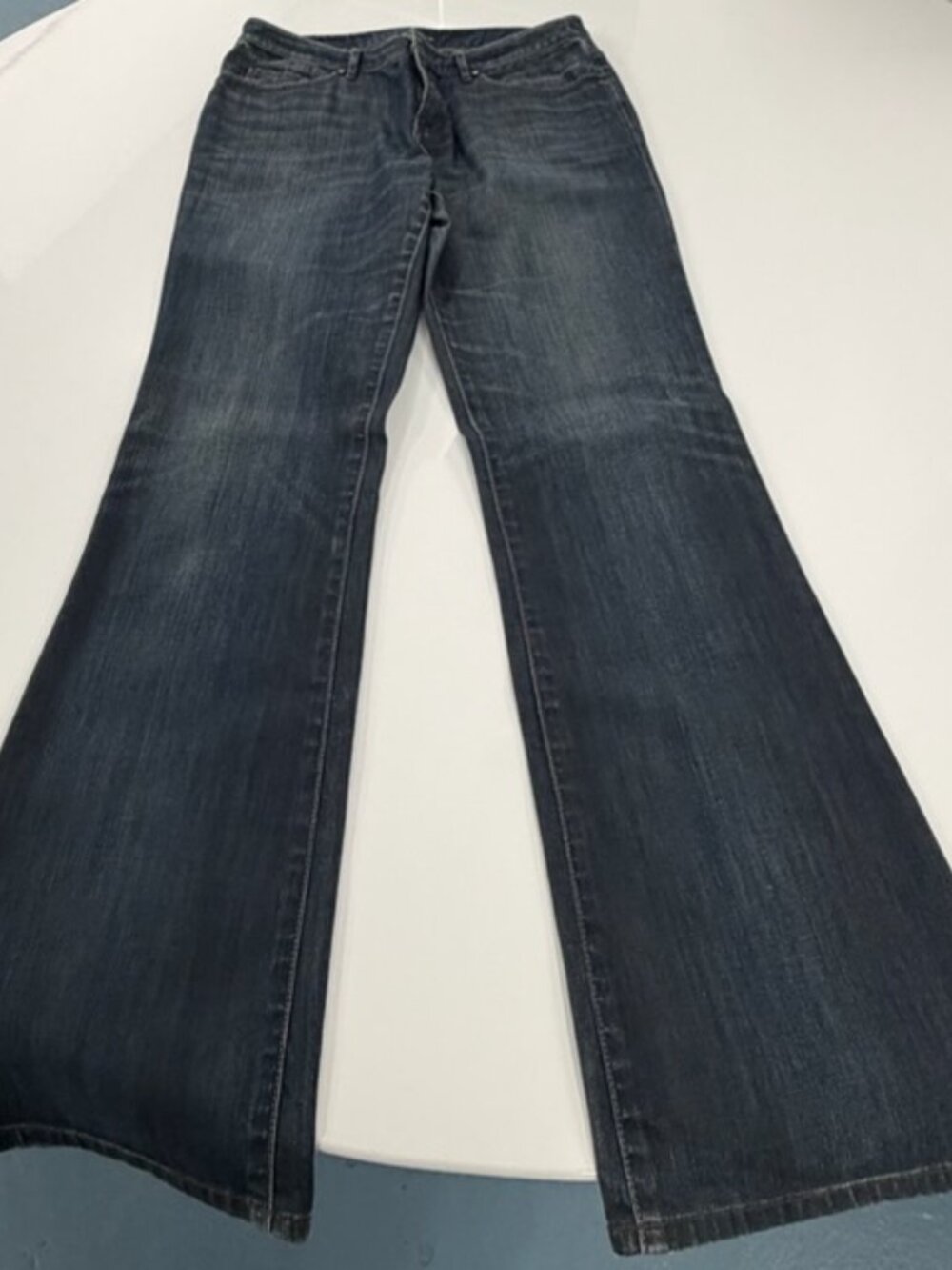 Elie Tahari Jeans – Size 6 – Never Worn